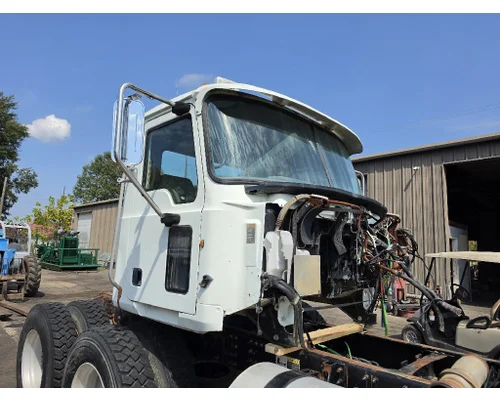 Cab Mack CHU613 Bobby Johnson Equipment Co., Inc.