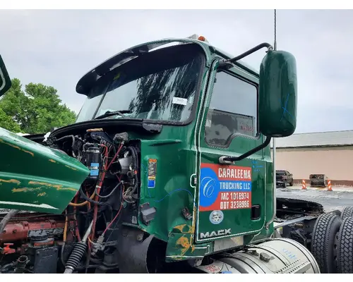 Cab MACK CHU613 LKQ Heavy Truck Maryland