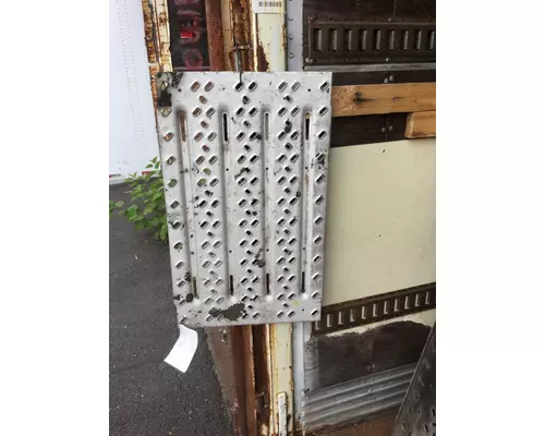Catwalk MACK CHU613 Rydemore Heavy Duty Truck Parts Inc