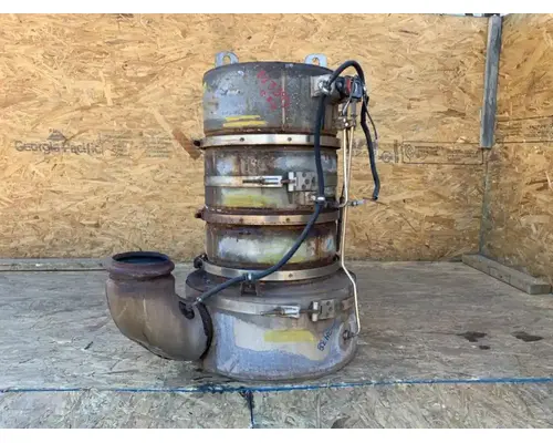DPF (Diesel Particulate Filter) Mack CHU613 Complete Recycling Group LLC