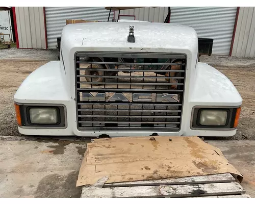 Hood MACK Chu613 Hd Truck Repair &amp; Service