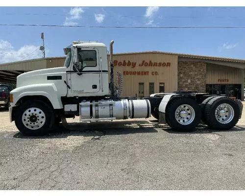 Complete Vehicle MACK CHU613 Store 1