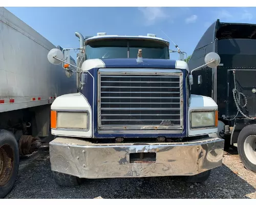 Complete Vehicle MACK CL713 2679707 Ontario Inc