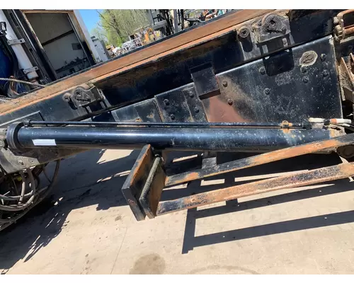 Hydraulic Piston/Cylinder MACK CL713 
