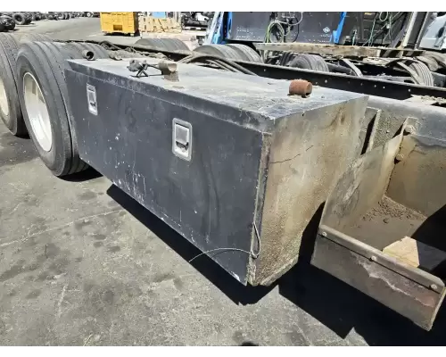 Tool Box Mack CL713 Garabedian Equipment Company