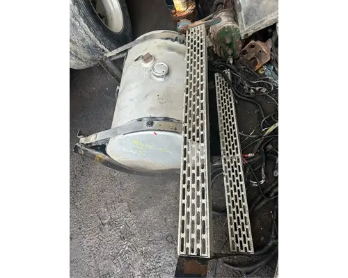 Fuel Tank Mack CL733 Dixie Truck Centre