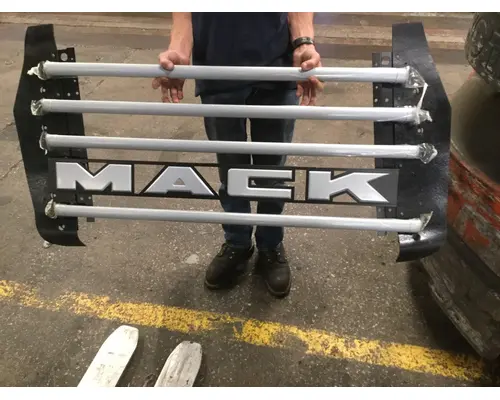 Grille MACK CV713 2001-2007 LKQ Heavy Truck - Goodys
