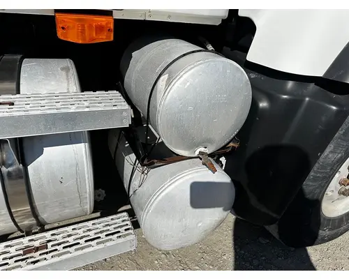 Air Tank MACK CV713 Dutchers Inc   Heavy Truck Div  Ny