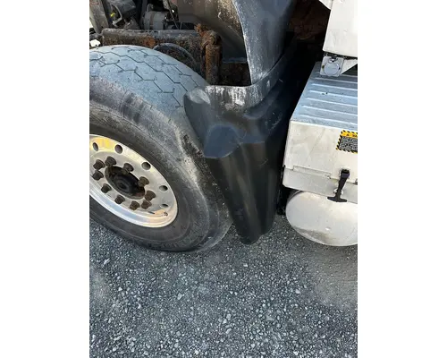 Fender Extension MACK CV713 Dutchers Inc   Heavy Truck Div  Ny