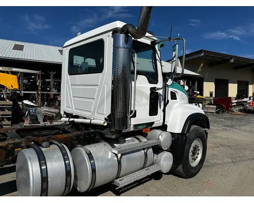 Fender Extension MACK CV713 Dutchers Inc   Heavy Truck Div  Ny