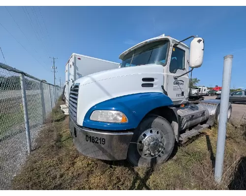 Complete Vehicle MACK CX613 VISION Truck Salvage International Inc
