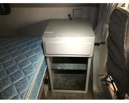 Sleeper MACK CX613 VISION Vander Haags Inc Cb