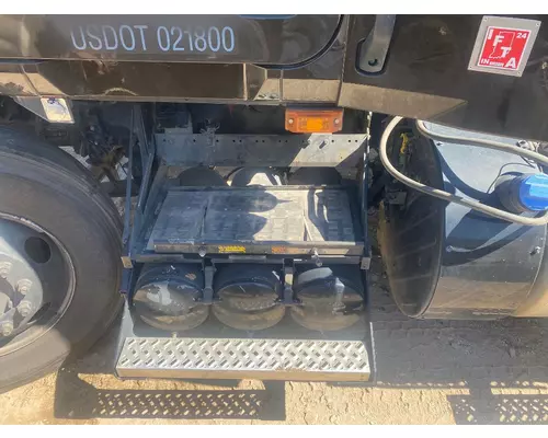 Battery Box MACK CXN613 Crj Heavy Trucks And Parts