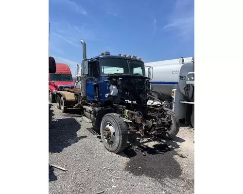 Complete Vehicle MACK CXN613 2679707 Ontario Inc