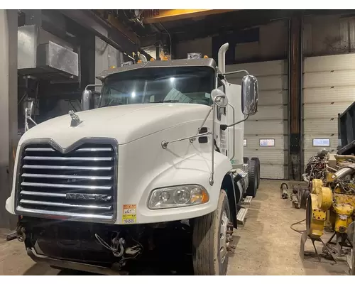 Complete Vehicle MACK CXN613 2679707 Ontario Inc