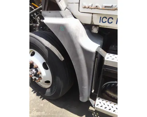 Fender Extension MACK CXP613 LKQ Heavy Truck - Tampa
