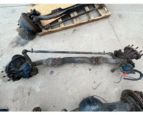 Axle Assembly, Rear (Front) MACK CXU612 K &amp; R Truck Sales, Inc.