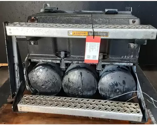 Battery Box MACK CXU612 Garabedian Equipment Company, Inc - Fresno