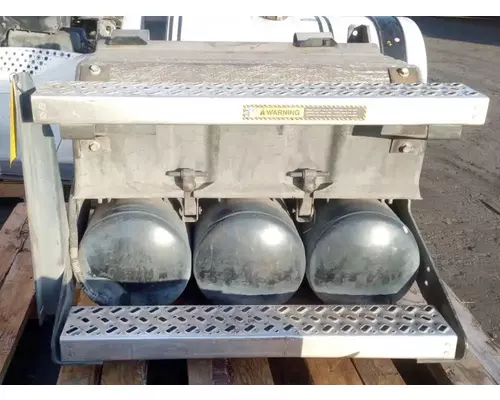 Battery Box MACK CXU612 Garabedian Equipment Company, Inc - Fresno