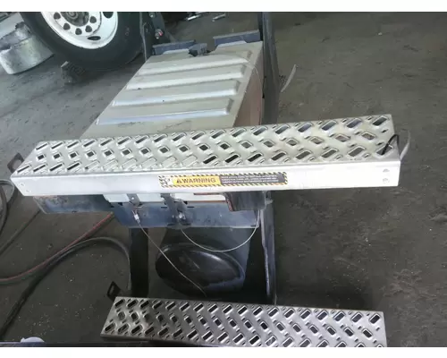 Battery Box MACK CXU612 LKQ Wholesale Truck Parts