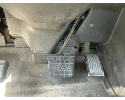 Brake / Clutch Pedal Box MACK CXU612 Geco - Fresno
