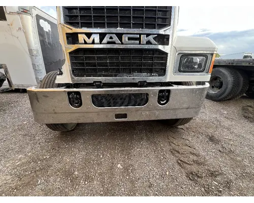 Bumper Assembly, Front MACK CXU612 DTI Trucks