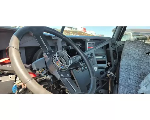 Cab MACK CXU612 Garabedian Equipment Company, Inc - Fresno