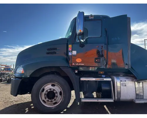 Cab MACK CXU612 DTI Trucks