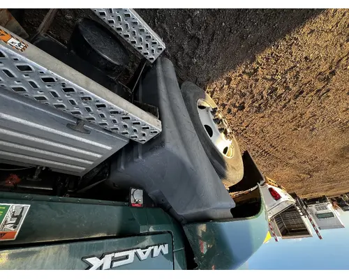 Fender Extension MACK CXU612 DTI Trucks