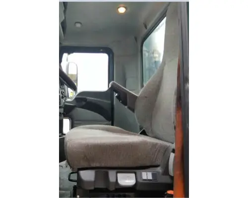 Seat, Front MACK CXU612 LKQ Geiger Truck Parts