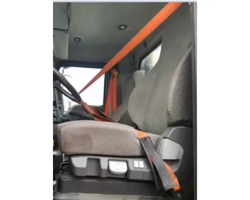 Seat, Front MACK CXU612 LKQ Geiger Truck Parts