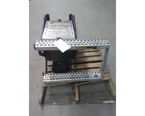 Tool Box MACK CXU612 LKQ Geiger Truck Parts