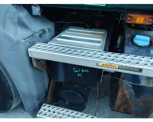 Tool Box MACK CXU612 LKQ Thompson Motors - Wykoff