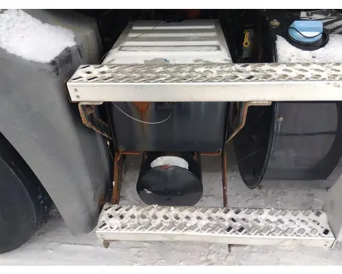 Tool Box MACK CXU612 LKQ Thompson Motors - Wykoff