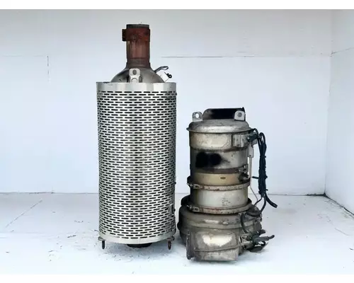 DPF (Diesel Particulate Filter) Mack CXU613 Complete Recycling Group LLC