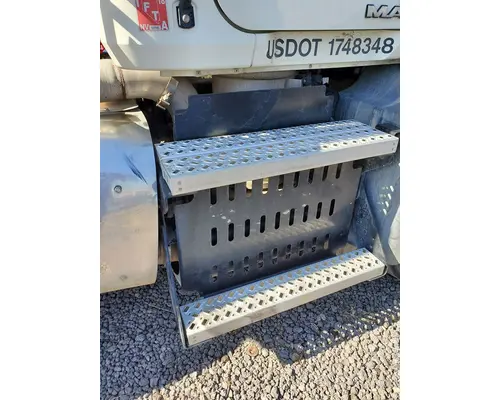 DPF (Diesel Particulate Filter) Mack CXU613 Holst Truck Parts