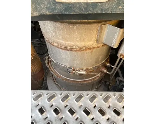 DPF (Diesel Particulate Filter) Mack CXU613 Complete Recycling Group LLC