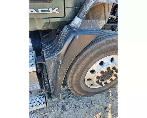 Fender Extension MACK CXU613 LKQ Evans Heavy Truck Parts