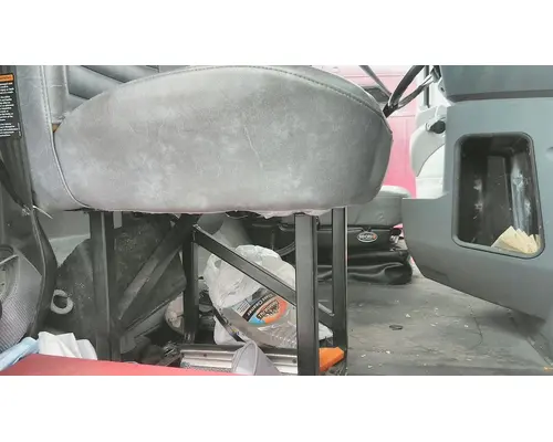 Seat, Front MACK CXU613 LKQ Heavy Truck - Goodys