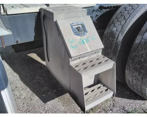 Tool Box MACK CXU613 LKQ Heavy Truck - Tampa