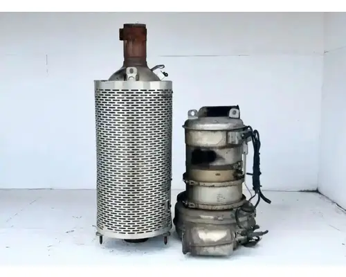 DPF (Diesel Particulate Filter) Mack CXU613T Complete Recycling Group LLC