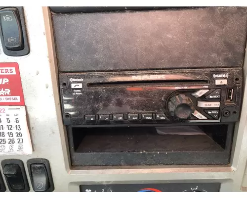 Radio Mack CXU Vander Haags Inc Kc