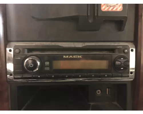 Radio Mack CXU Vander Haags Inc Kc
