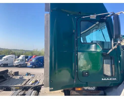 Side Fairing Mack CXU Vander Haags Inc Kc
