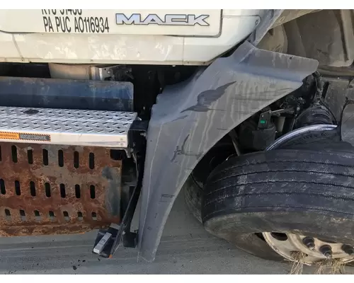 Fender Mack CXU Vander Haags Inc Kc