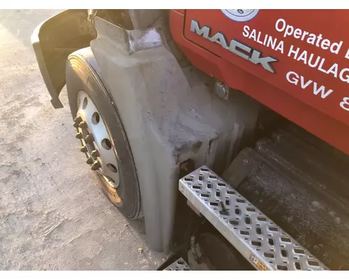 Fender Mack CXU Vander Haags Inc Kc