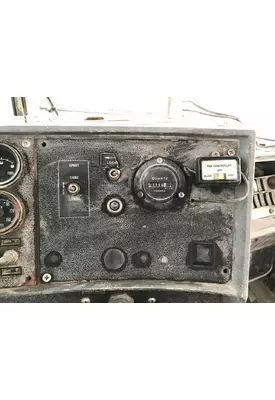 Mack DM600 Dash Panel