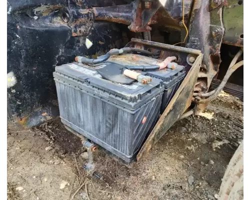 Mack DM685S Battery Box