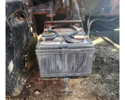 Mack DM685S Battery Box