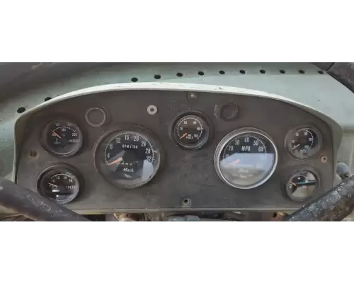 Mack DM685S Instrument Cluster